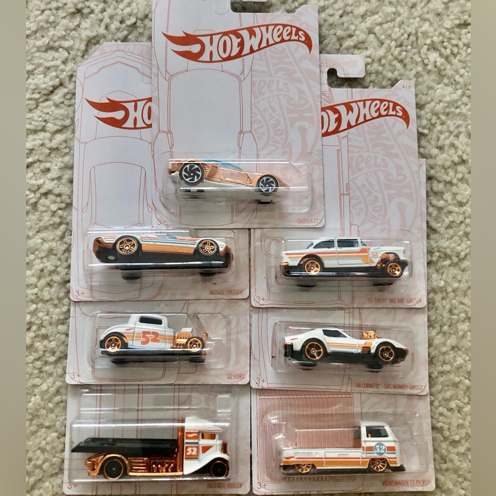 2020 Hot Wheels 52nd Anniversary Pearl and Chrome Set with Chase (7)